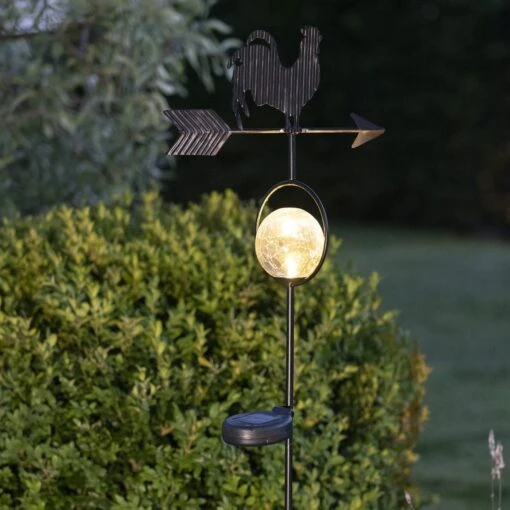 Star Trading LED Solar Gartenstecker Hahn Mit Windrichtungspfeil In Schwarz - H: 81cm – Bild 4