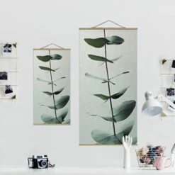 Stoffbild Mit Posterleisten - Symmetrischer Eukalyptuszweig In Grün -Heimdekoration Verkäufe wallart stoffbild mit posterleisten symmetrischer eukalyptuszweig in grun 5